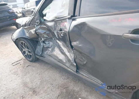 2018 Ford Focus Sel z USA, uszkodzony, nr VIN 1FADP3M26JL302313